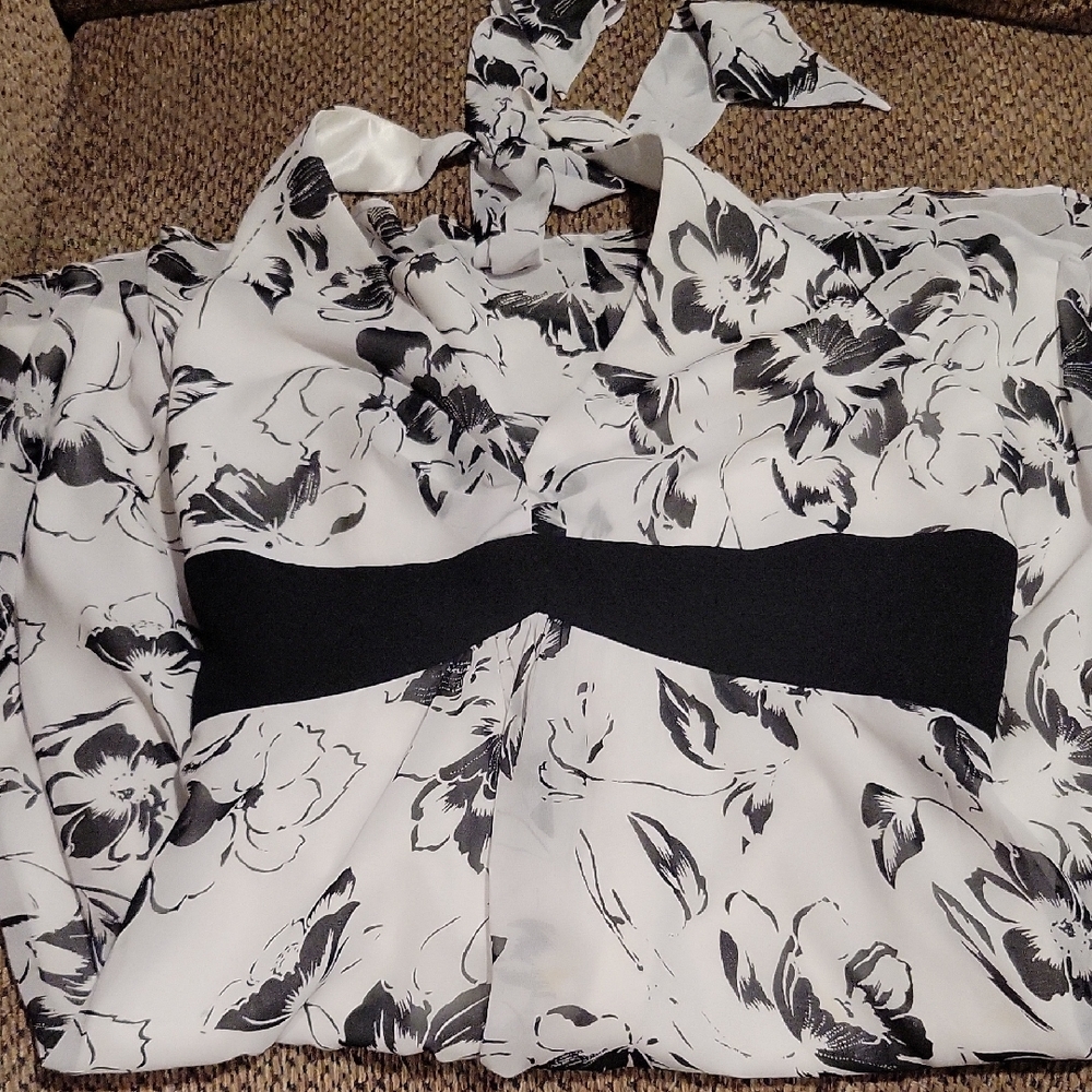 White House Black Market Monochrome Floral Dress